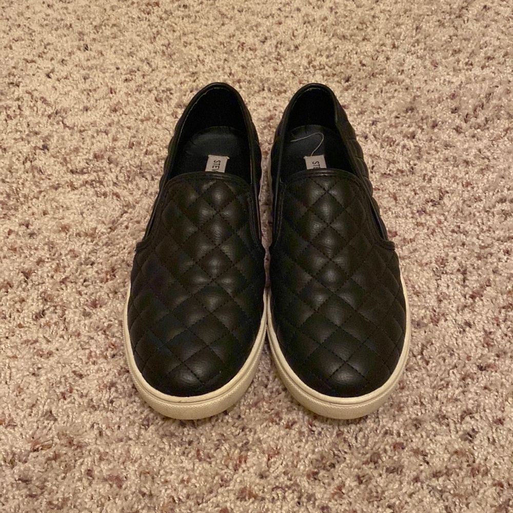 Steve Madden womens slip on leather shoes size 9.5